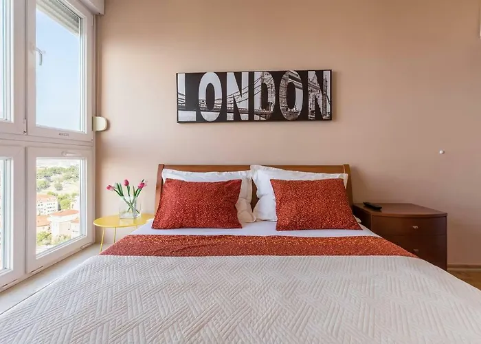 Lägenhet Penthouse Ema *