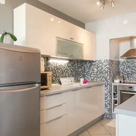 Penthouse Ema Апартаменти Спліт